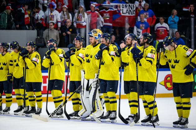 260518 Goaltender Magnus Hellberg and Jack Berglund of Sweden looks dejected after the 2026 IIHF Ice Hockey World Championship match between Sweden and Czech Republic on May 18, 2026 in Fribourg Photo Jesper Zerman BILDBYRAN kod JZ JZ0719 ishockey ice hockey ishockey vm 2026 vm 2026 iihf world championship sverige sweden tjeckien czech republic bbeng depp  Copyright: JESPERxZERMAN BB260518JZ160