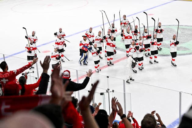 ZURICH, SWITZERLAND MAY 18 Switzerland celebrate the victory during the 2026 IIHF Ice Hockey World Championship Switzerland game between Germany and Switzerland at Swiss Life Arena on May 18, 2026 in Zurich, Zurich Zurich Swiss Life Arena Zurich Switzerland Copyright: xJustPictures.ch AndreaxBrancax jp-en-EuSpIm-JP7_ANB_Ger_Sui_18052026_2915