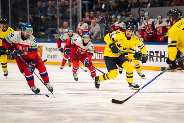 FRIBOURG, FRIBOURG - MAY 18: Jakub Flek of Czechia controls the puck during the 2026 IIHF World Championship, WM, Weltmeisterschaft Preliminary Round Group B match between Sweden and Czechia at BCF Arena on May 18, 2026 in Fribourg, Fribourg, Switzerland. Copyright: xLivioxBaeriswylx xSPPx Sportspressphoto_SPR149748