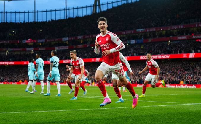 Kai Havertz of Arsenal celebrates scoring the opening goal Arsenal v Burnley, Premier League, Football, Emirates Stadium, London, UK - 18 May 2026London Emirates Stadium United Kingdom EDITORIAL USE ONLY No use with unauthorised audio, video, data, fixture lists, club league logos or live services. Online in-match use limited to 120 images, no video emulation. No use in betting, games or single club league player publications.  Copyright: xJavierxGarcia Shutterstockx 16881286bd