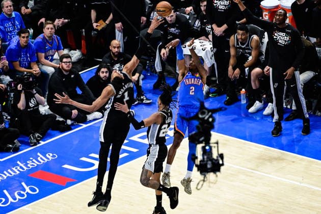 NBA, Basketball Herren, USA Western Conference Finals Game 1 - San Antonio Spurs at Oklahoma City Thunder San Antonio Spurs forward center Victor Wembanyama (L) blocks a shot by Oklahoma City Thunder guard Shai Gilgeous-Alexander (R) during game 1 of the NBA Western Conference Finals between Oklahoma City Thunder and San Antonio Spurs in Oklahoma City, Oklahoma, USA, 18 May 2026. Oklahoma City United States  Copyright: xGERALDxLEONGx