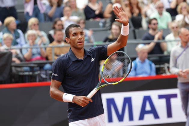 2026 05 19, xFSx, Bitpanda Open Hamburg ATP500, round of 16, mens tennis tournament in Hamburg , Am Rothembaum in Hamburg , Felix Auger Aliassime CAN thanks the fans, thanked, Copyright: HMBxMedia FernandoxSoares