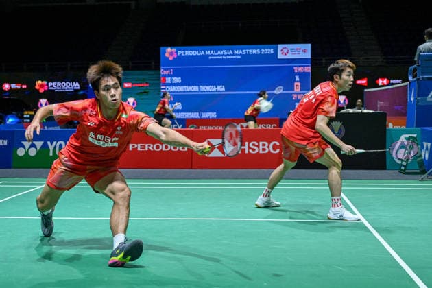 (260519) -- KUALA LUMPUR, May 19, 2026 -- Xie Haonan (L) Zeng Weihan of China compete during the men s doubles round of 32 match between Xie Haonan Zeng Weihan of China and Chaloempon Charoenkitamorn Worrapol Thongsa-nga of Thailand at 2026 Malaysia Masters badminton tournament in Kuala Lumpur, Malaysia, May 19, 2026. (Photo by Xinhua) (SP)MALAYSIA-KUALA LUMPUR-BADMINTON-MALAYSIA MASTERS-MEN S DOUBLES ChongxVoonxChung 