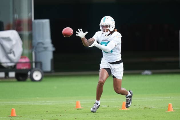 TBD, CA - MAY 19: Miami Dolphins wide receiver Theo Wease Jr. (81)) eyes an incoming pass during the Miami Dolphins OTA on Tuesday, May 19, 2026 at Baptist Health Sports Complex in Miami Gardens, FL Photo by Peter Joneleit Icon Sportswire) NFL, American Football Herren, USA MAY 19 Miami Dolphins OTA EDITORIAL USE ONLY Icon2605019014
