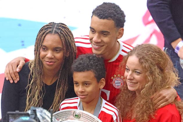 10 Jamal Musiala FCB with family, mom Carolin, brother Jerrell and sister Latisha, championship trophy Soccer 1 BL FC Bayern Munich 1 FC Cologne 16 05 2026 Allianz Arena PHOTO Mladen Lackovic LakoPress