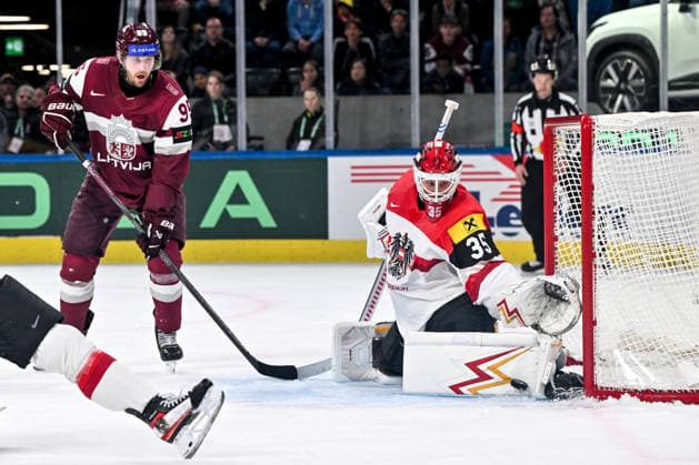 ZURICH, SWITZERLAND MAY 19 goalkeeper Atte Tolvanen of Austria makes a save during the 2026 IIHF Ice Hockey World Championship Switzerland game between Latvia and Austria at Swiss Life Arena on May 19, 2026 in Zurich, Zurich Zurich Swiss Life Arena Zurich Switzerland Copyright: xJustPictures.ch AndreaxBrancax jp-en-EuSpIm-JP7_ANB_Lat_Aut_19052026_4724