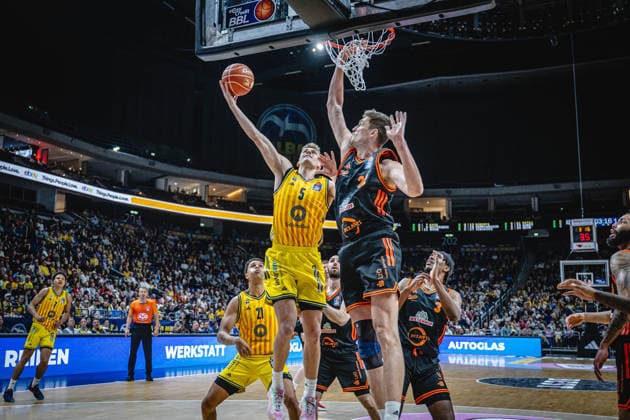 Basketball Berlin 19 05 2026 Season 2025 2026 EasyCredit BBL 1 Bundesliga Men, Men Playoffs Quarterfinals Game 2 Alba Berlin RASTA Vechta Sam Griesel Alba Berlin, No 05 Tibor Pleiß Vechta, No 22