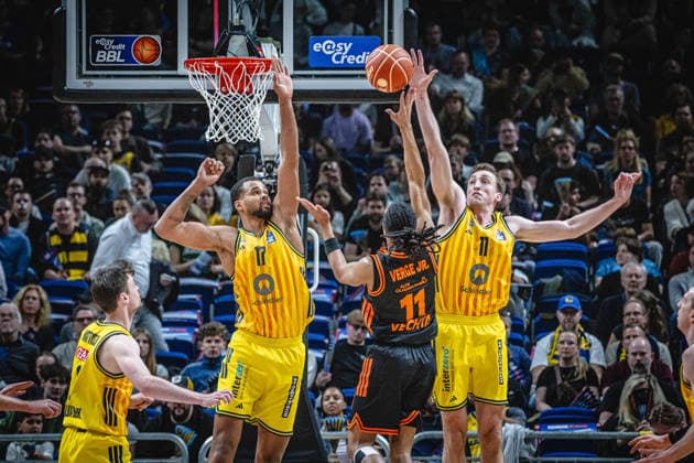 Basketball Berlin 19 05 2026 Season 2025 2026 EasyCredit BBL 1 Bundesliga Men, Men Playoffs Quarterfinals Game 2 Alba Berlin RASTA Vechta Alonzo Verge Vechta, No 11 Moses Wood Alba Berlin, No 11 Norris Agbakoko Alba Berlin, No 17