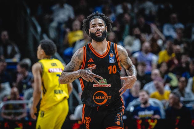Basketball Berlin 19 05 2026 Season 2025 2026 EasyCredit BBL 1 Bundesliga Men, Men Playoffs Quarterfinals Game 2 Alba Berlin RASTA Vechta Tevin Brown Vechta, No 10 jubel