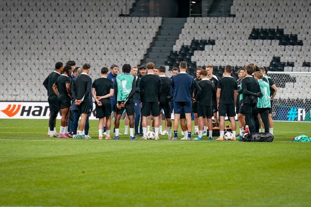 Turkey Football UEFA Europa League 2025 2026, Final in Istanbul SC Freiburg vs Aston Villa Tüpras Stadyumu Istanbul Final training Freiburg team with Julian Schuster SC Freiburg, Coach Copyright: xJOERANxSTEINSIEKx