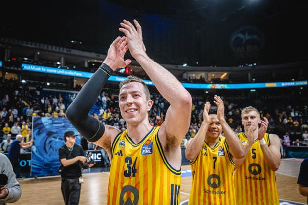 Basketball Berlin 19 05 2026 Season 2025 2026 EasyCredit BBL 1 Bundesliga Men, Men Playoffs Quarterfinals Game 2 Alba Berlin RASTA Vechta Justin Bean Alba Berlin, No 34 Jack Kayil Alba Berlin, No 07 Cheering after victory