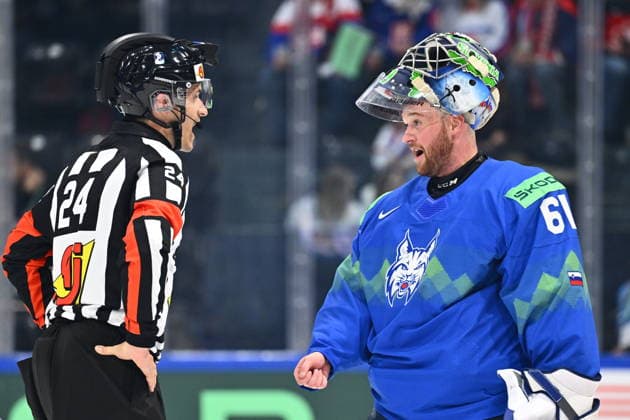 Goalkeeper Lukas Horak (SLO) speaks with referee during the 2026 IIHF World Championship, WM, Weltmeisterschaft Group B, match Slovenia vs Slovakia, Fribourg, Switzerland, on May 19, 2026. (CTKxPhoto RadekxPetrasek) CTKPhotoP2026051908910  CTKPhotoP2026051908910