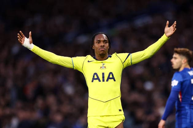 Chelsea gegen Tottenham Hotspur 19 Mai 2026, London Premier League Fußball Chelsea gegen Tottenham Hotspur Destiny Udogie von Tottenham Hotspur reagiert Foto Jacques Feeney Abseits London UK  Copyright: xJacquesxFeeneyx xOffsidexOffside