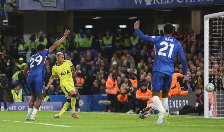 Richarlison of Tottenham Hotspur scores a goal to make the score 2-1 Chelsea v Tottenham Hotspur, Premier League, Football, Stamford Bridge, London, UK - 19 May 2026London Stamford Bridge United Kingdom EDITORIAL USE ONLY No use with unauthorised audio, video, data, fixture lists, club league logos or live services. Online in-match use limited to 120 images, no video emulation. No use in betting, games or single club league player publications. Copyright: xKieranxMcManus Shutterstockx 16881293az