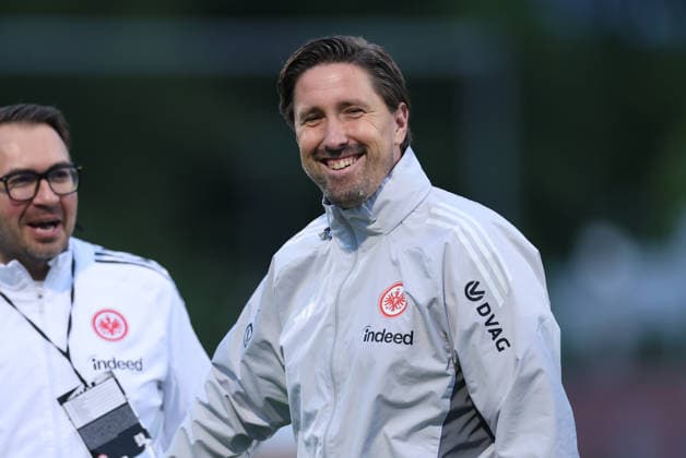 19 05 2026, Soccer test match, 125 years Rot Weiss Frankfurt, SG Rot Weiss Frankfurt Eintracht Frankfurt, v l , Coach Jan Fießer Eintracht Frankfurt DFL DFB REGULATIONS PROHIBIT ANY USE OF PHOTOGRAPHS AS IMAGE SEQUENCES AND OR QUASI VIDEO xdcx Copyright: HMBxMedia Claus