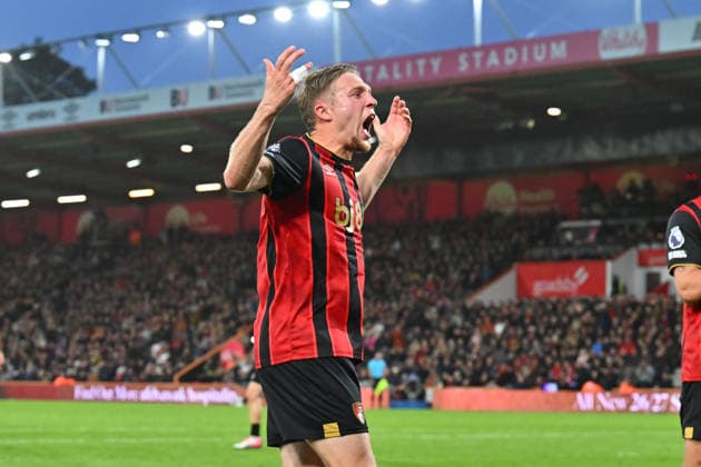 Bournemouth v Manchester City, Premier League Adrien Truffert (3) of AFC Bournemouth gestures during the Premier League match between Bournemouth and Manchester City at the Vitality Stadium, Bournemouth, UK on 19 May 2026. Bournemouth Vitality Stadium Dorset UK Editorial use only DataCo restrictions apply See www.football-dataco.com , Copyright: xGrahamxHuntx PSI-24285-0166