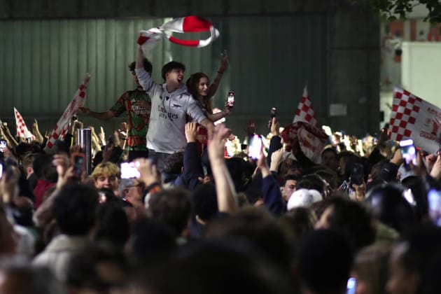 Arsenal-Fans feiern den Titel 19. Mai 2026 Londoner Szenen im Emirates-Stadion  Copyright: xMarkxLeechxOffside