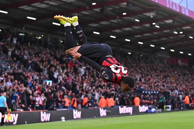 Bournemouth v Manchester City, Premier League Goal 1-0 - Eli Junior Kroupi (22) of AFC Bournemouth celebrates with a backflip after scoring the opening goal during the Premier League match between Bournemouth and Manchester City at the Vitality Stadium, Bournemouth, UK on 19 May 2026. Bournemouth Vitality Stadium Dorset UK Editorial use only DataCo restrictions apply See www.football-dataco.com , Copyright: xGrahamxHuntx PSI-24285-0367