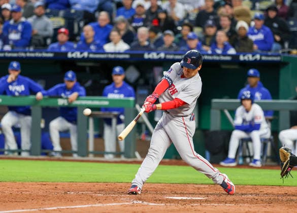 MAY 19, 2026: Boston Red Sox outfielder Masataka Yoshida (7) doubles against the Kansas City Royals at Kauffman Stadium in Kansas City, MO. CSM Kansas City United States - ZUMAc04_ 20260519_zma_c04_212 Copyright: xRomanxPunox