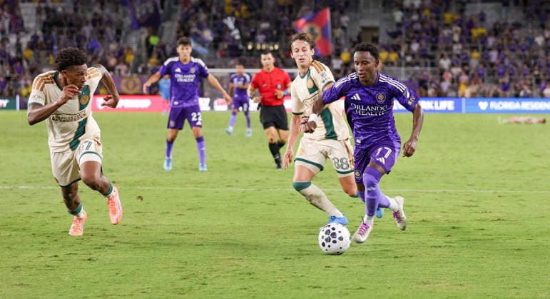 May 19, 2026, Orlando, Florida, USA: Orlando City SC midfielder IVoÃ‚ÂN ANGULO (77) dribbles the ball during the second half of the U.S Open Cup quarterfinal match against Atlanta United. The Orlando City Soccer Club hosted Atlanta United at Inter&Co Stadium in Orlando, FL. Orlando USA - ZUMAm299 20260519_znp_m299_036 Copyright: xTaylorxMcFeex