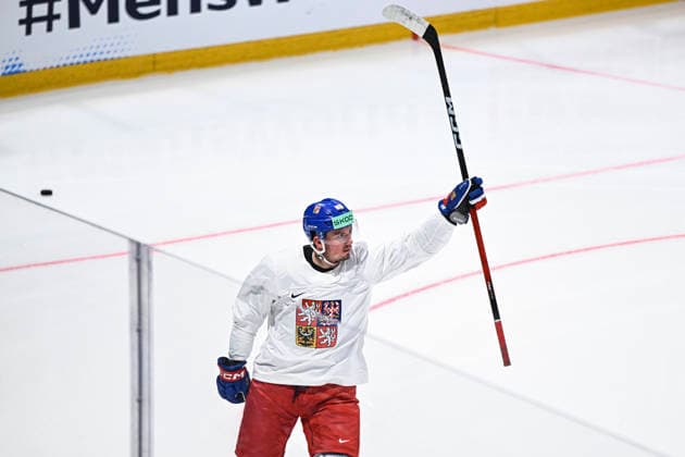 Jan Mandat of Czech Republic celebrates during the training session of Czech national hockey team at the IIHF World Championship, WM, Weltmeisterschaft in Fribourg, Switzerland, May 20, 2026. (CTKxPhoto RadekxPetrasek) CTKPhotoP2026052003932  CTKPhotoP2026052003932