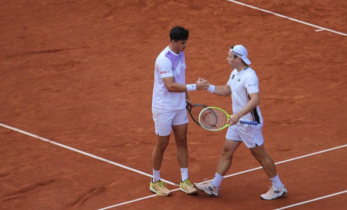 Bitpanda Hamburg Open at Hamburg Rothenbaum, ATP 500, doubles Alexander Erler l and Lucas Miedler r from Austria celebrate a victory in Hamburg
