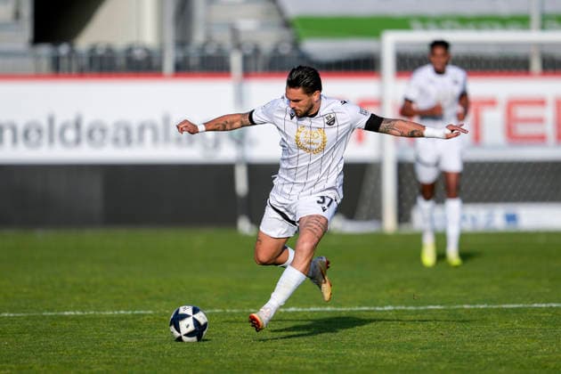 Pascal Testroet SVS, 37 , on the ball, cropped, full body, single image, single photo, action, action, in special jersey 110 years SV Sandhausen SVS , 20 05 2026, Sandhausen Germany , football, anniversary match, SV Sandhausen Eintracht Frankfurt xozx