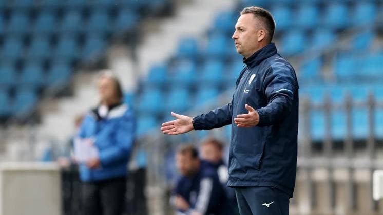 Final U19 Westfalenpokal VfL Bochum FC Schalke 04 FOR EDITORIAL PURPOSES ONLY p Coach Savid Siebers VfL Bochum at the U19 Westfalenpokal Final between VfL Bochum and FC Schalke 04 on May 20, 2026 at Vonovia Ruhrstadion in Bochum Germany Nordrhein Westfalen Bochum Copyright ChristofxKöpsel Copyright: ChristofxKöpsel doc85xisizleoz2vqb3axy ,EDITORIAL USE ONLY Copyright: ChristofxKöpsel