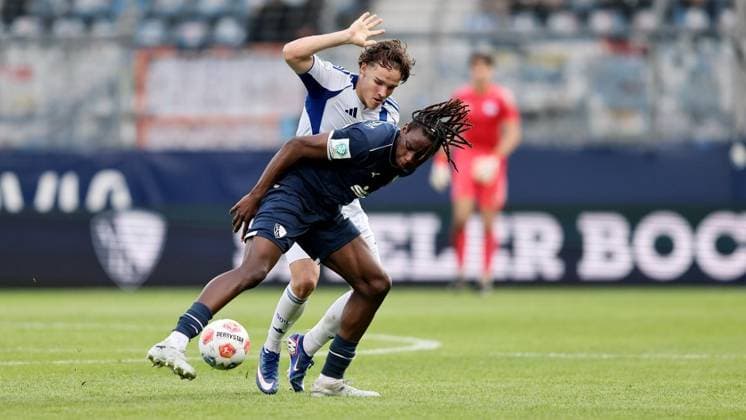 Final U19 Westfalenpokal VfL Bochum FC Schalke 04 FOR EDITORIAL PURPOSES ONLY p L R Ben Weber FC Schalke 04 in a duel with Noah Ferrara VfL Bochum during the U19 Westfalenpokal Final between VfL Bochum and FC Schalke 04 on May 20, 2026 at Vonovia Ruhrstadion in Bochum Germany Nordrhein Westfalen Bochum Copyright ChristofxKöpsel Copyright: ChristofxKöpsel doc85xiw8s6dmr1dmk3eb19 ,EDITORIAL USE ONLY Copyright: ChristofxKöpsel