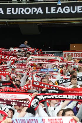 20 05 2026, xrekx, Football Europa League Final 2026, SC Freiburg Aston Villa v l Fans Spectators Scarves Flags SC Freiburg DFL DFB REGULATIONS PROHIBIT ANY USE OF PHOTOGRAPHS as IMAGE SEQUENCES and or QUASI VIDEO Istanbul