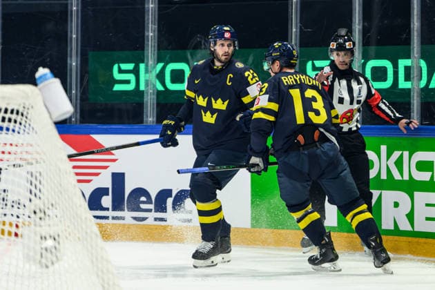 260520 Oliver Ekman Larsson and Lucas Raymond of Sweden celebrating the 1 0 goal during the 2026 IIHF Ice Hockey World Championship between Sweden and Slovenia on May 20, 2026 in Fribourg Photo Jesper Zerman BILDBYRAN kod JZ JZ0722 ishockey ice hockey ishockey vm 2026 vm 2026 iihf world championship sverige sweden slovenia bbeng bbauto jubel  Copyright: JESPERxZERMAN BB260520JZ070