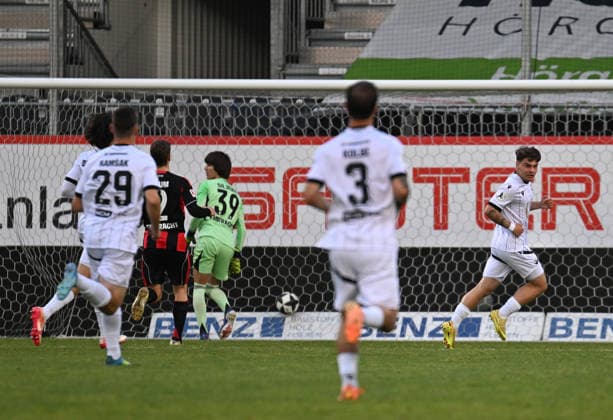 20 05 2026, xjhx, Fußball Testspiel, SV Sandhausen Eintracht Frankfurt v l Marvin Schulz SV Sandhausen Goal scored, erzielt das Tor zum 2 1, Amil Siljevic Eintracht Frankfurt DFL DFB REGULATIONS PROHIBIT ANY USE OF PHOTOGRAPHS as IMAGE SEQUENCES and or QUASI VIDEO Sandhausen