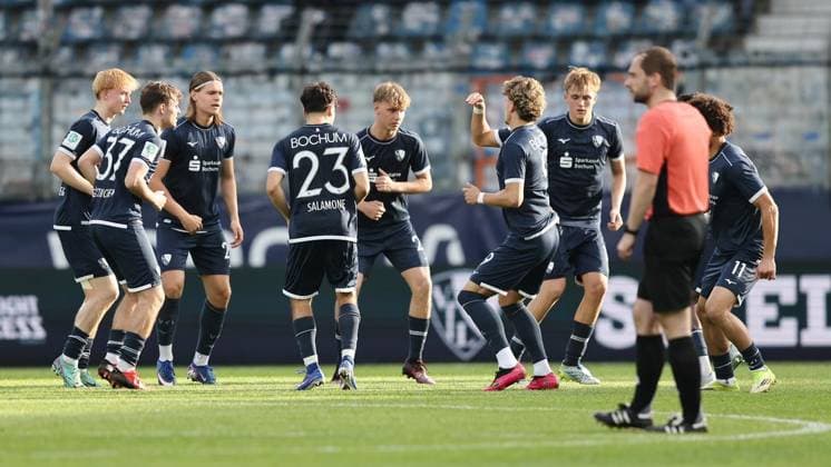 Final U19 Westfalenpokal VfL Bochum FC Schalke 04 FOR EDITORIAL PURPOSES ONLY p The Bochum team warms up during the U19 Westfalenpokal final between VfL Bochum and FC Schalke 04 on May 20, 2026 at the Vonovia Ruhrstadion in Bochum Germany North Rhine-Westphalia Bochum Copyright ChristofxKöpsel Copyright: ChristofxKöpsel doc85xjdsxxp94h8y5ghr1 ,EDITORIAL USE ONLY Copyright: ChristofxKöpsel