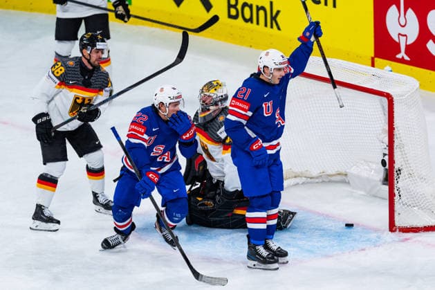 ZURICH, SWITZERLAND - MAY 20: Alex Steeves (United States, 21) and Isaac Howard (United States, 22) celebrating the 1:1 goal of Isaac Howard (United States, 22) during the Preliminary Round - Group A Match 27 between United States and Germany at the IIHF Ice hockey, Eishockey World Championship, WM, Weltmeisterschaft 2026, Swiss Life Arena on May 20, 2026 in Zurich, Switzerland. Zurich Switzerland Copyright: xTimoxSteinx