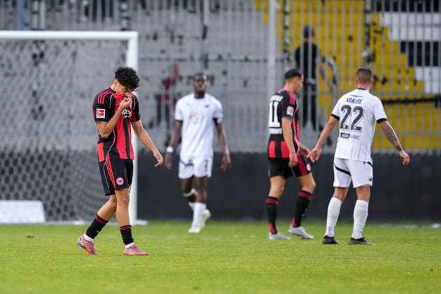 Yildirim Metehan SGE, 32 , player of Eintracht Frankfurt, disappointed about the draw, only draw, disappointment after the final whistle, highlight, point loss, frustration, disappointed, pessimistic, 20 05 2026, Sandhausen Germany , football, anniversary match, SV Sandhausen Eintracht Frankfurt xozx
