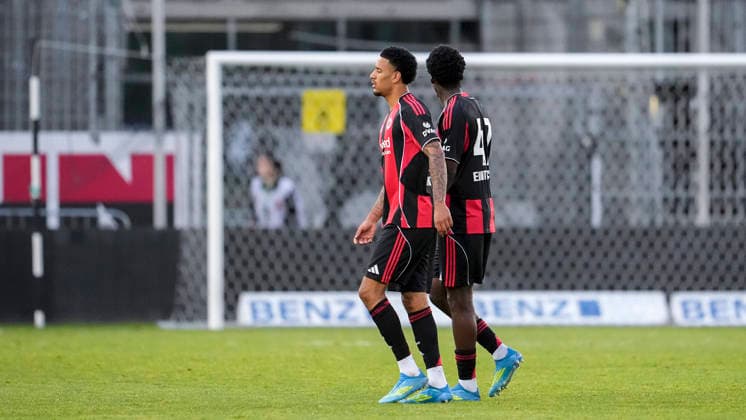v li Jeremiaha Maluze SGE, 37 , Collin Owusu Etse SGE, 47 , player of Eintracht Frankfurt, disappointed about the draw, only draw, disappointment after the final whistle, highlight, point loss, frustration, disappointed, pessimistic, 20 05 2026, Sandhausen Germany , football, anniversary match, SV Sandhausen Eintracht Frankfurt xozx