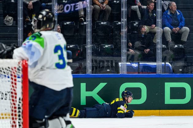 260520 Jack Berglund of Sweden during the 2026 IIHF Ice Hockey World Championship between Sweden and Slovenia on May 20, 2026 in Fribourg Photo Jesper Zerman BILDBYRAN kod JZ JZ0722 ishockey ice hockey ishockey vm 2026 vm 2026 iihf world championship sverige sweden slovenia bbeng bbauto  Copyright: JESPERxZERMAN BB260520JZ097