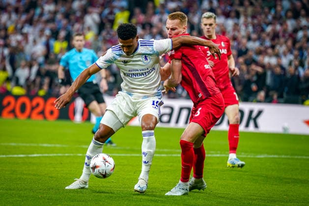 Turkey Football UEFA Europa League 2025 2026, Final in Istanbul SC Freiburg vs Aston Villa Tüpras Stadyumu Istanbul Ollie Watkins Aston Villa, 11 Philipp Lienhart SC Freiburg, 03 Copyright: xJOERANxSTEINSIEKx