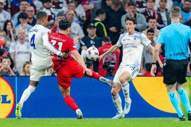 20 05 2026, SC Freiburg vs Aston Villa, UEFA Europa League Final, Final Matchday Igor Matanovic SC Freiburg Ezri Konsa Aston Villa Pau Torres Aston Villa Copyright: xBahhoxKarax
