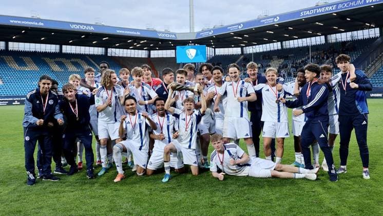 Final U19 Westfalenpokal VfL Bochum FC Schalke 04 FOR EDITORIAL PURPOSES ONLY p Schalke celebrates the 5 2 victory after the U19 Westfalenpokal Final between VfL Bochum and FC Schalke 04 on May 20, 2026 at Vonovia Ruhrstadion in Bochum Germany Nordrhein Westfalen Bochum Copyright ChristofxKöpsel Copyright: ChristofxKöpsel doc85xkc6xvquf9zuwlhs4 ,EDITORIAL USE ONLY Copyright: ChristofxKöpsel