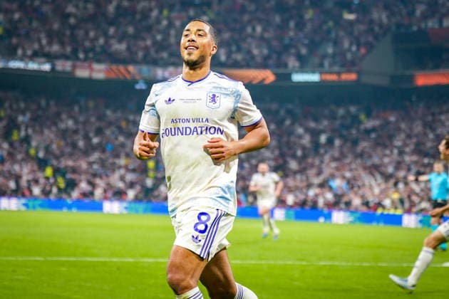 Turkey Football UEFA Europa League 2025 2026, Final in Istanbul SC Freiburg vs Aston Villa Tüpras Stadyumu Istanbul Goal and goal celebration to 1 0 by Youri Tielemans Aston Villa, 8 joy, emotions, cheering, gesture, gesture, emotion, facial expression, emotion Copyright: xJOERANxSTEINSIEKx