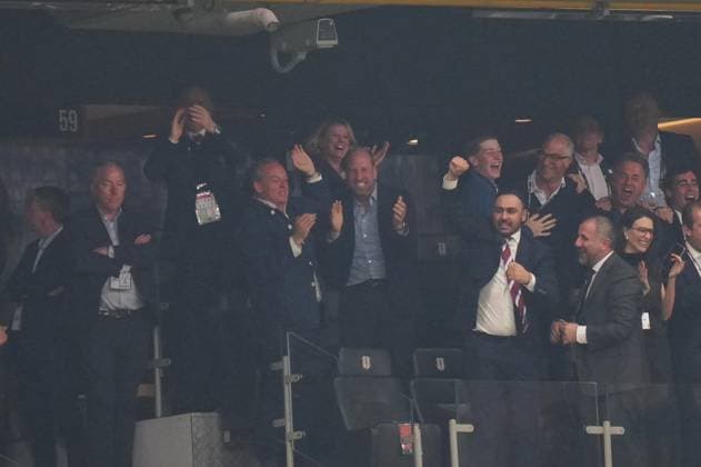 Freiburg v Aston Villa - UEFA Europa League final ISTANBUL, TURKIYE - MAY 20: Prince William of Wales (C) celebrates Aston Villa s goal during the UEFA Europa League final match between Freiburg and Aston Villa at Besiktas Park in Istanbul, Turkiye, on May 20, 2026. Hakan Akgun Anadolu Istanbul Turkey. Editorial use only. Please get in touch for any other usage.  Copyright: x2026xAnadoluxHakanxAkgunx