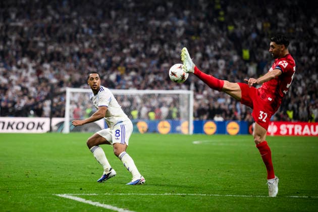 SC Freiburg v Aston Villa FC - UEFA Europa League Youri Tielemans of Aston Villa FC challenges Vincenzo Grifo of Freiburg SC during the UEFA Europa League 2025 26 final football match between SC Freiburg and Aston Villa FC. Istanbul Turkey Copyright: xNicolòxCampox