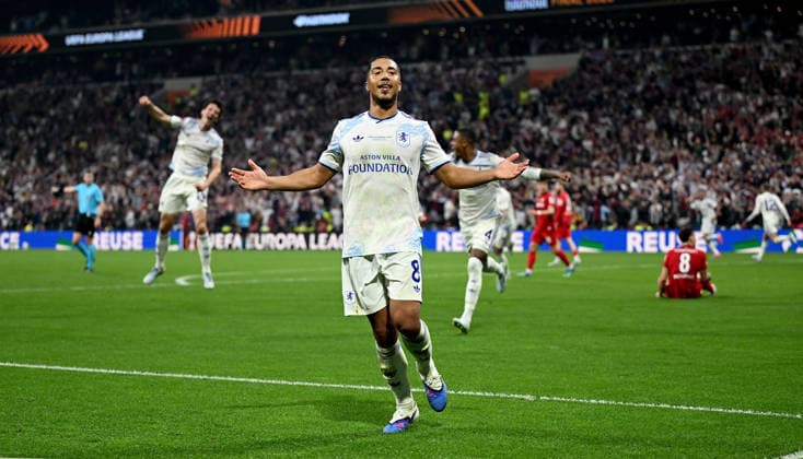 FOOTBALL EUROPA LEAGUE SEASON 2025 2026 Final in Istanbul 20 05 2026 SC Freiburg Aston Villa Cheering Aston Villa after the goal to 0 2, from left , Youri Tielemans
