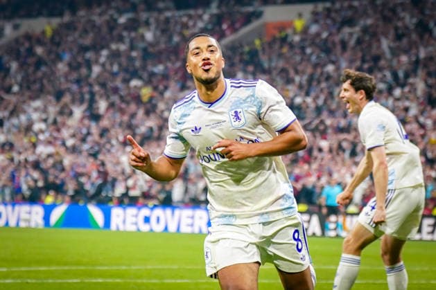 Turkey Football UEFA Europa League 2025 2026, Final in Istanbul SC Freiburg vs Aston Villa Tüpras Stadyumu Istanbul Goal and goal celebration to 1 0 by Youri Tielemans Aston Villa, 8 joy, emotions, cheering, gesture, gesture, emotion, facial expression, emotion Copyright: xJOERANxSTEINSIEKx