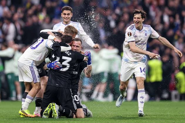 Emiliano Martinez of Aston Villa, Marco Bizot of Aston Villa, Pau Torres of Aston Villa, Emi Buendia of Aston Villa, James Wright of Aston Villa and Andràs Garcia of Aston Villa celebrate at full time SC Freiburg v Aston Villa, UEFA Europa League, Final, Football, Besiktas Park, Istanbul, Turkiye - 20 May 2026Istanbul Besiktas Park United Kingdom EDITORIAL USE ONLY No use with unauthorised audio, video, data, fixture lists, club league logos or live services. Online in-match use limited to 120 images, no video emulation. No use in betting, games or single club league player publications. Copyright: xRaddadxJebarah Shutterstockx 16883158cp
