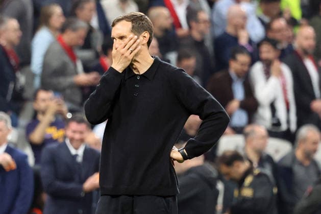20 05 2026, xrekx, Football Europa League Final 2026, SC Freiburg Aston Villa v l Coach Julian Schuster SC Freiburg Disappointed, sad, frustrated, helpless, DFL DFB REGULATIONS PROHIBIT ANY USE OF PHOTOGRAPHS as IMAGE SEQUENCES and or QUASI VIDEO Istanbul