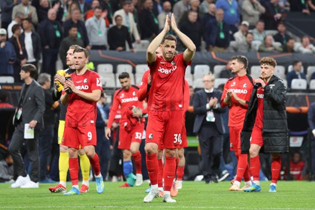 20 05 2026, xrekx, Football Europa League Final 2026, SC Freiburg Aston Villa v l Christian Guenter SC Freiburg Disappointed, sad, frustrated, helpless, DFL DFB REGULATIONS PROHIBIT ANY USE OF PHOTOGRAPHS as IMAGE SEQUENCES and or QUASI VIDEO Istanbul