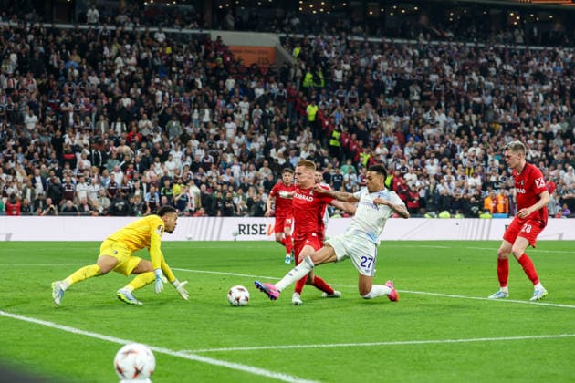 Aston Villa vs Friburgo Goal the Morgan Rogers of Aston Villa During the football match between Aston Villa vs Freiburg valid for the UEFA Europa League Final, on 20 05 2026 at the Vodafone Arena stadium in Istanbul ISTANBUL Vodafone Stadium Besiktas Türkiye Copyright: xFABIOxSASSOxFabioxsasso FPAx Aston Villa Friburgo2026_05_20Fabio Sasso9967