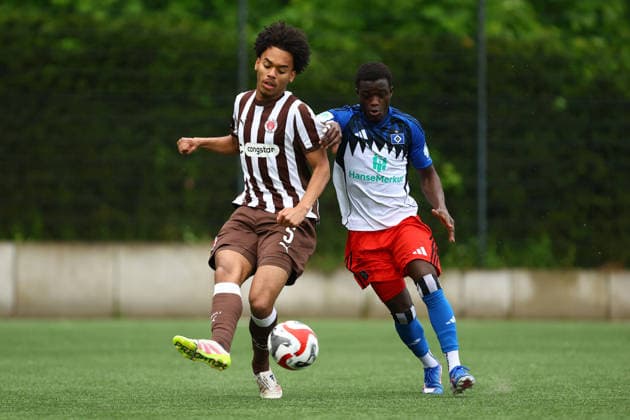 17 Ismaila Djamanca Hamburger SV U19 , 5 Jamal Jonischkeit FC St Pauli U19 Football I Juniors I Lotto Cup I Season 2025 2026 I Semi-final I Hamburger SV U19 FC St Pauli U19 I 20 05 2026 I Alexander Otto Academy
